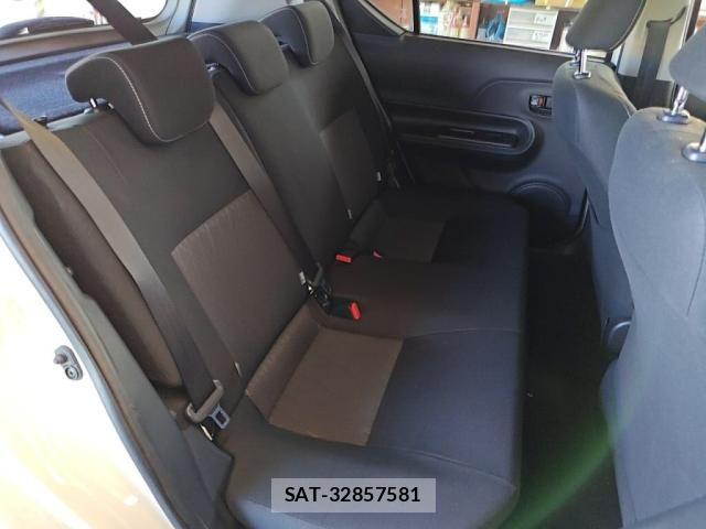 Toyota AQUA 2021-06 7214851-22