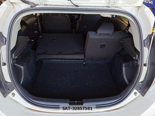 Toyota AQUA 2021-06 7214851-25