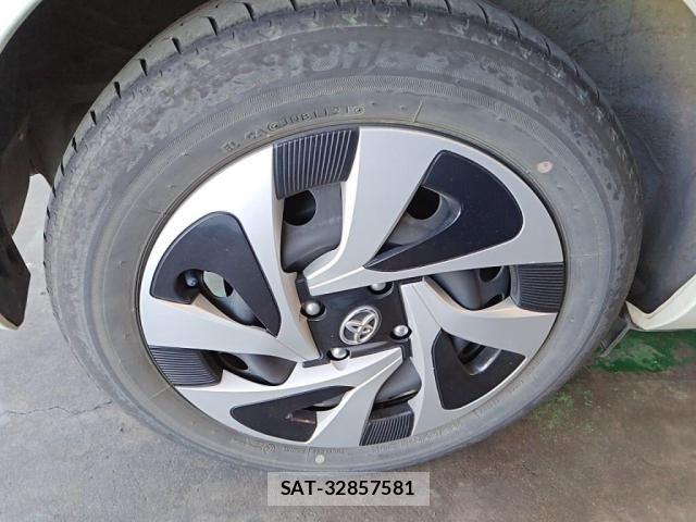 Toyota AQUA 2021-06 7214851-27