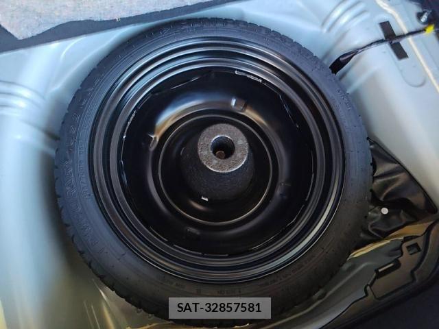 Toyota AQUA 2021-06 7214851-29