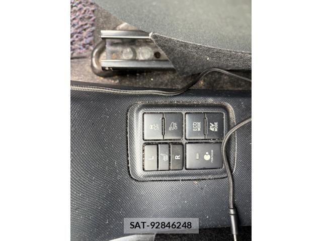 Toyota AQUA 2017-03 7214776-14