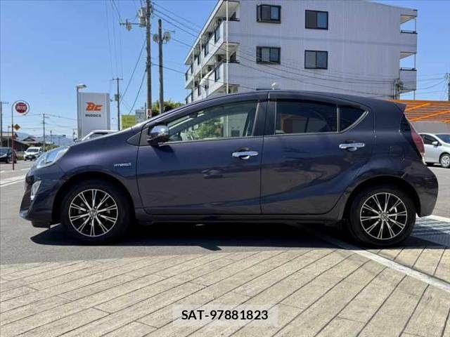 Toyota AQUA 2015-10 7214757-10