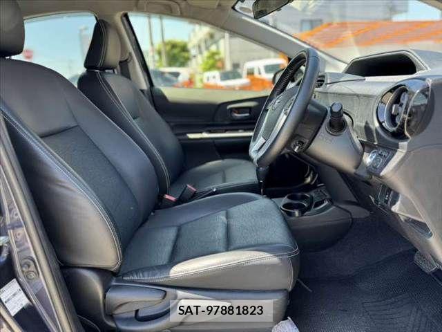 Toyota AQUA 2015-10 7214757-15