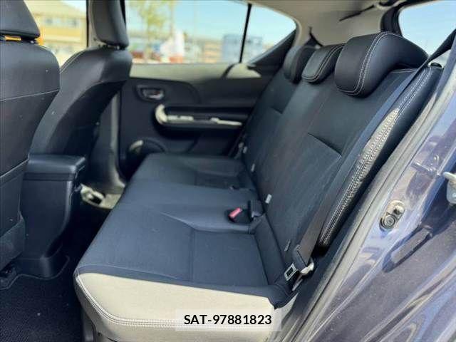 Toyota AQUA 2015-10 7214757-17