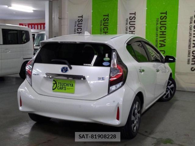 Toyota AQUA 2019-10 7213620-10
