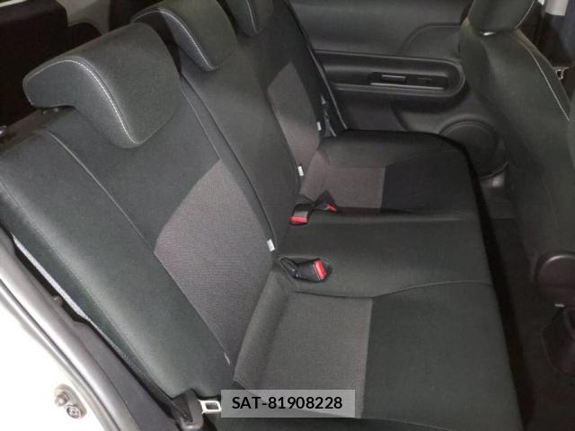 Toyota AQUA 2019-10 7213620-21