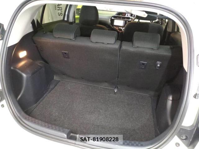 Toyota AQUA 2019-10 7213620-24