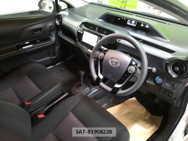 Toyota AQUA 2019-10 7213620-2