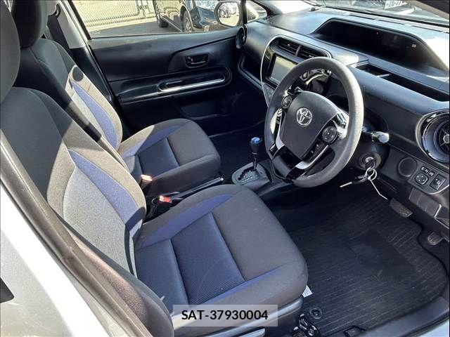 Toyota AQUA 2021-05 7214852-12