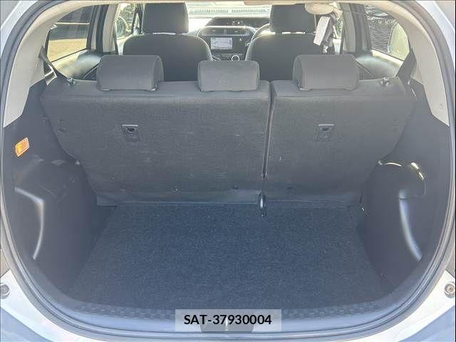 Toyota AQUA 2021-05 7214852-16