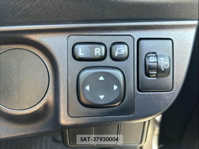 Toyota AQUA 2021-05 7214852-28