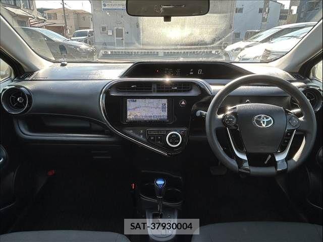 Toyota AQUA 2021-05 7214852-2