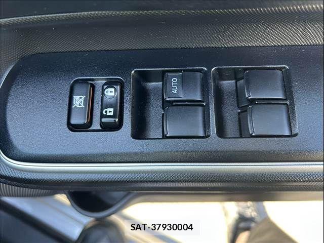 Toyota AQUA 2021-05 7214852-29