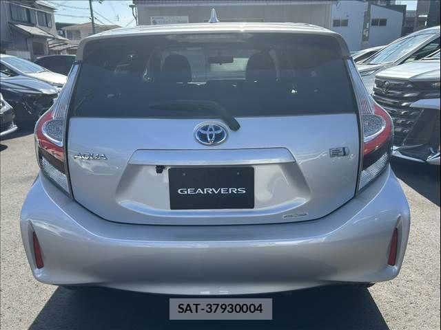 Toyota AQUA 2021-05 7214852-7