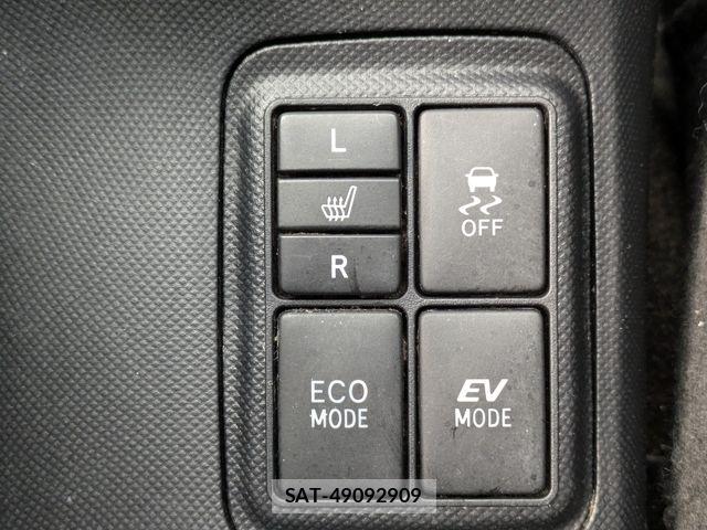 Toyota AQUA 2015-02 7214735-12