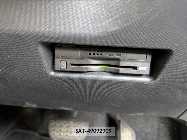 Toyota AQUA 2015-02 7214735-13