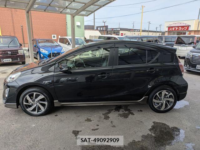 Toyota AQUA 2015-02 7214735-20