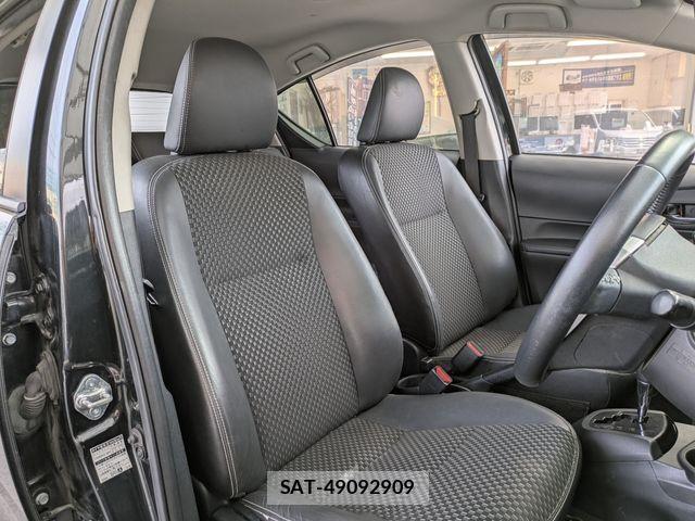 Toyota AQUA 2015-02 7214735-26