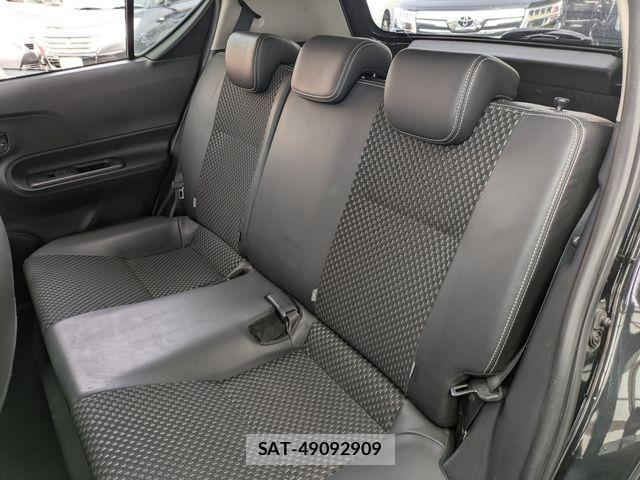 Toyota AQUA 2015-02 7214735-3