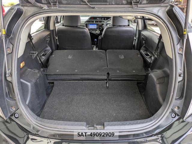 Toyota AQUA 2015-02 7214735-6