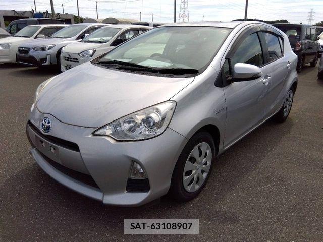 Toyota AQUA 2014-05 7214717-0