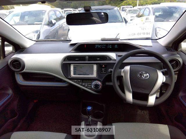 Toyota AQUA 2014-05 7214717-1