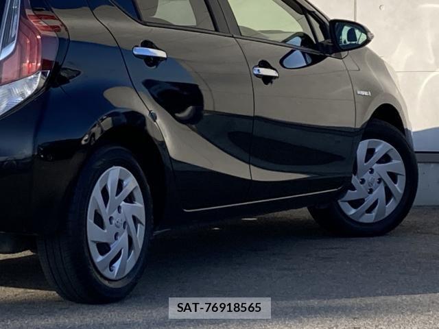 Toyota AQUA 2017-05 7214779-15