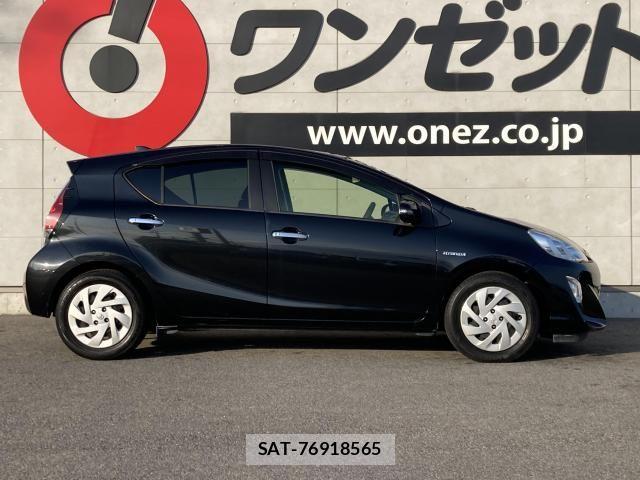 Toyota AQUA 2017-05 7214779-18