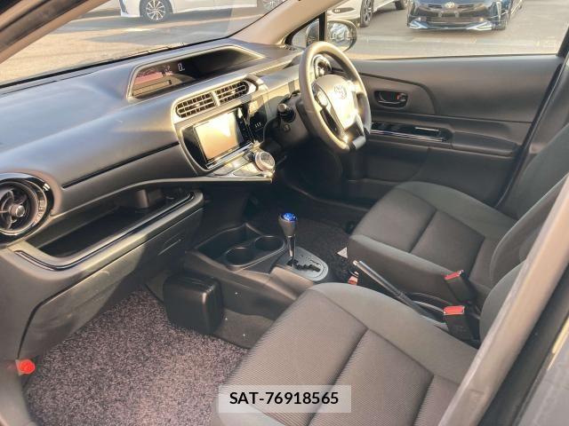 Toyota AQUA 2017-05 7214779-22