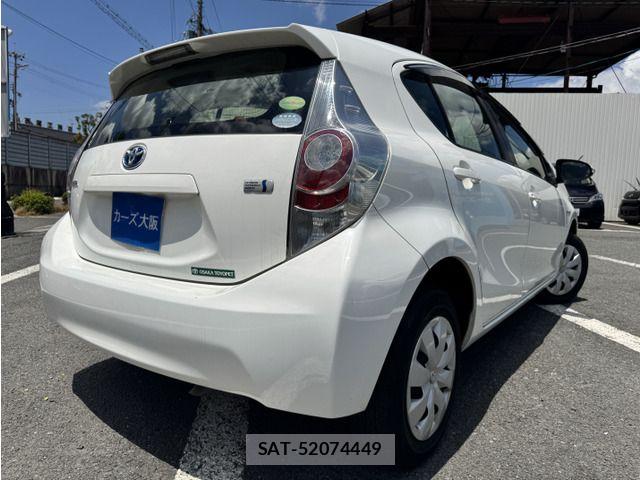 Toyota AQUA 2014-09 7214723-3