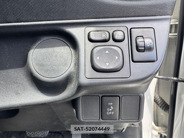 Toyota AQUA 2014-09 7214723-6