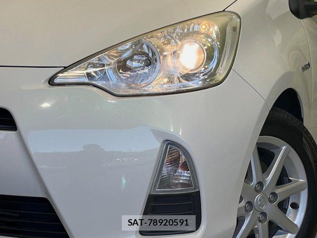 Toyota AQUA 2013-09 7214707-11