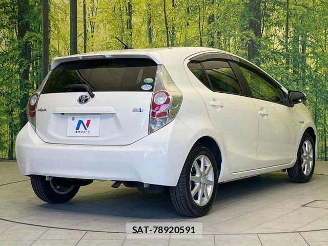 Toyota AQUA 2013-09 7214707-16