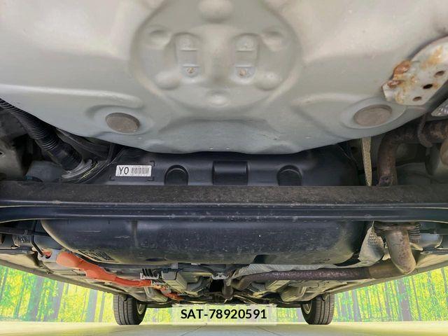 Toyota AQUA 2013-09 7214707-18