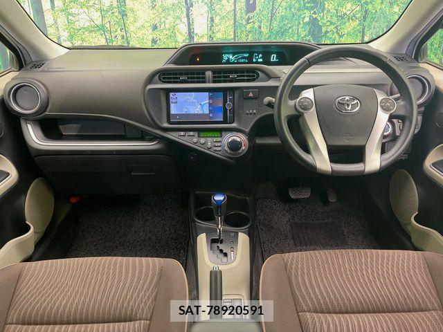 Toyota AQUA 2013-09 7214707-1