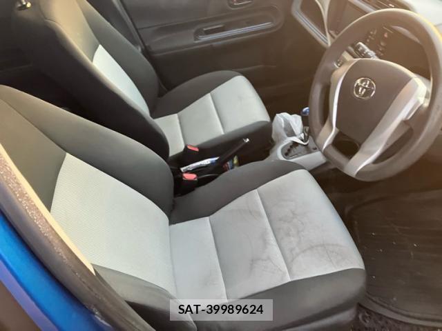 Toyota AQUA 2013-09 7214708-4