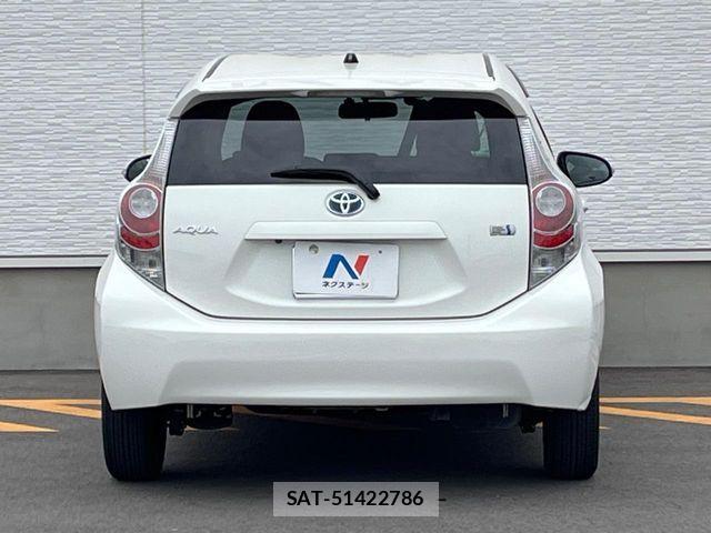 Toyota AQUA 2012-03 7214669-14