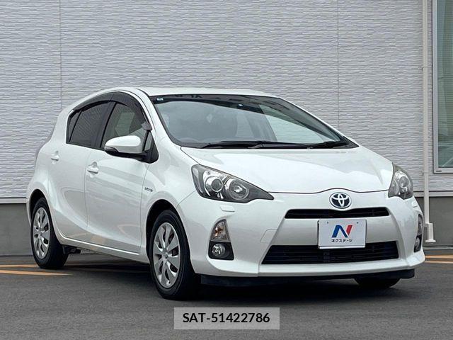 Toyota AQUA 2012-03 7214669-15