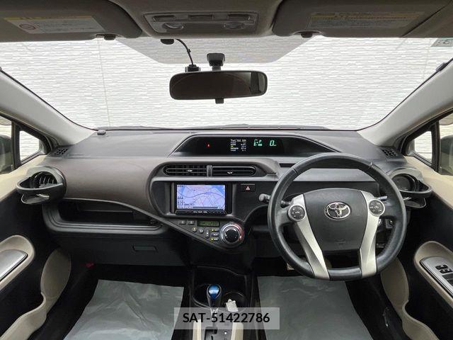 Toyota AQUA 2012-03 7214669-1