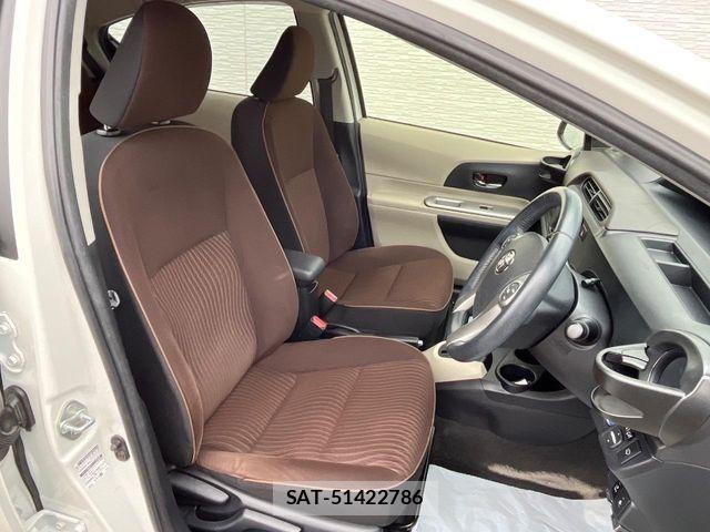 Toyota AQUA 2012-03 7214669-8