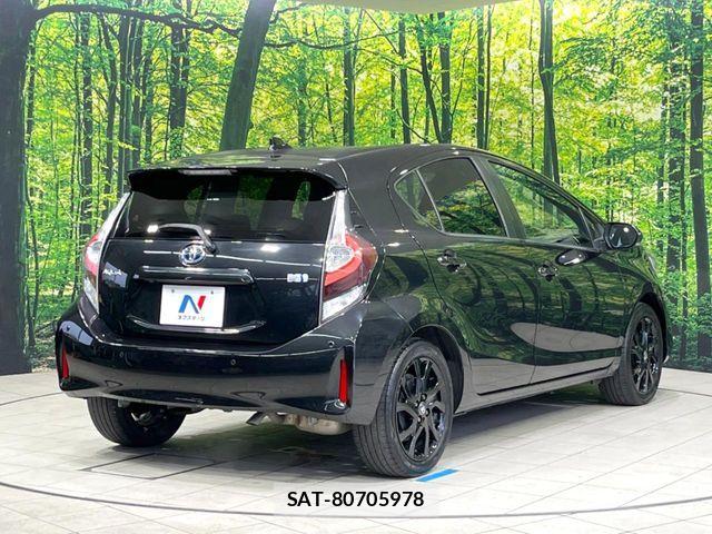 Toyota AQUA 2021-04 7214850-16