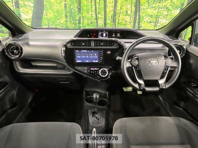 Toyota AQUA 2021-04 7214850-1