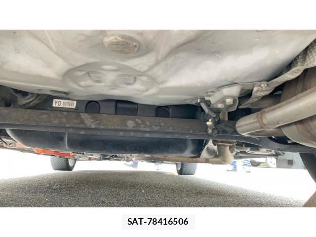 Toyota AQUA 2015-08 7214749-16