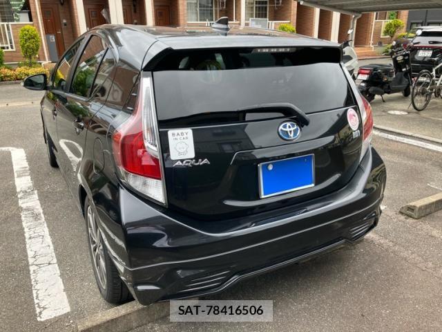 Toyota AQUA 2015-08 7214749-1