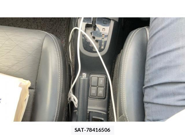 Toyota AQUA 2015-08 7214749-6