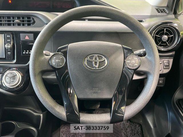 Toyota AQUA 2017-02 7214774-10