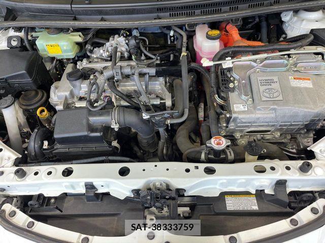 Toyota AQUA 2017-02 7214774-17
