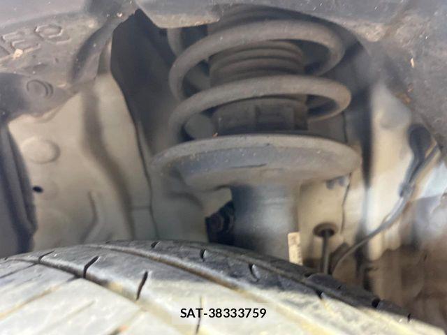 Toyota AQUA 2017-02 7214774-19