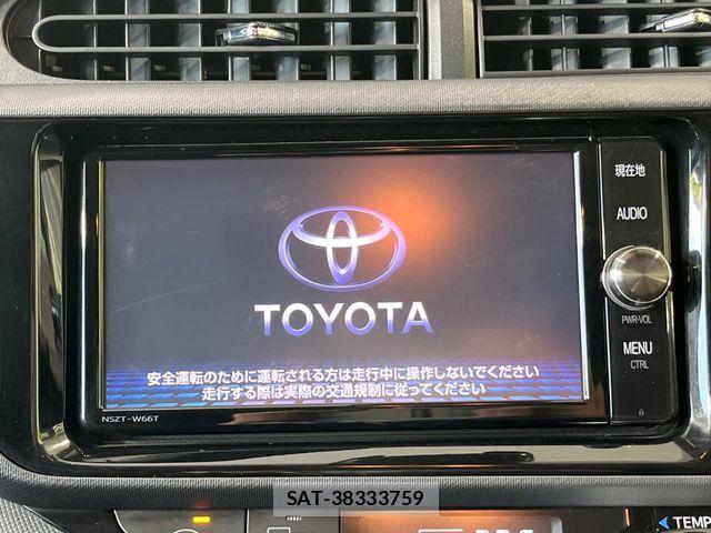 Toyota AQUA 2017-02 7214774-2