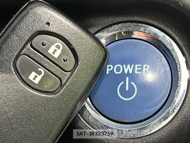 Toyota AQUA 2017-02 7214774-5